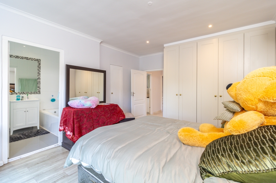 To Let 3 Bedroom Property for Rent in Kenilworth Western Cape